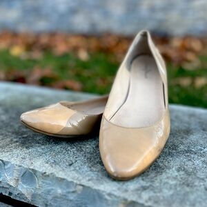 Cole Haan Women’s Tan Patent Leather Flats Size 7.5 - Worn